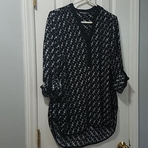 Roz & Ali - Black & White Long Blouse